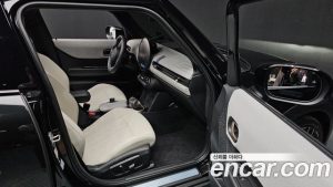 Mini Cooper 5Door Favoured 2025 года из Южной Кореи