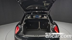 Mini Cooper 5Door Favoured 2025 года из Южной Кореи