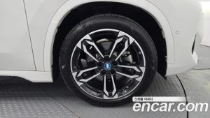 BMW iX1 xDrive 30 M Sport 2023 года из Южной Кореи