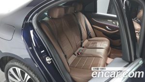 Mercedes-Benz E-Class E350 4MATIC Exclusive 2023 года из Южной Кореи