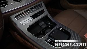 Mercedes-Benz E-Class E350 4MATIC Exclusive 2023 года из Южной Кореи