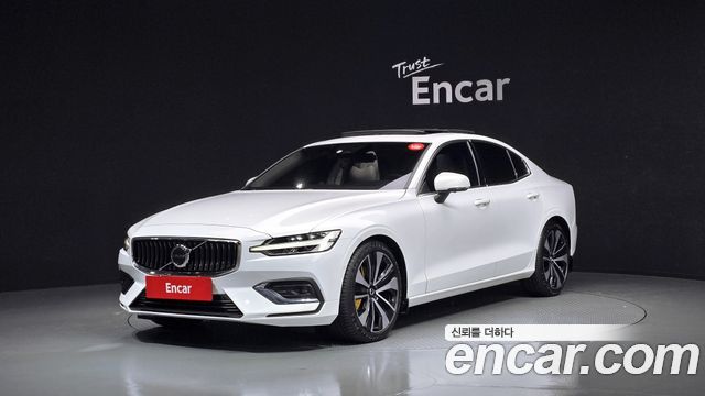 Volvo S60 B5 ULTIMATE Bright 2023 года из Кореи