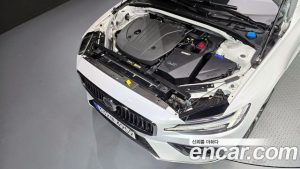 Volvo S60 B5 ULTIMATE Bright 2023 года из Южной Кореи