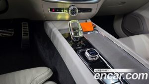 Volvo S60 B5 ULTIMATE Bright 2023 года из Южной Кореи