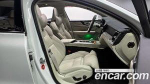 Volvo S60 B5 ULTIMATE Bright 2023 года из Южной Кореи