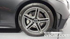 Mercedes-Benz CLS-Class CLS300d 4MATIC 2023 года из Южной Кореи