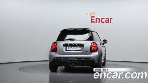 Mini Cooper JCW 2024 года из Южной Кореи