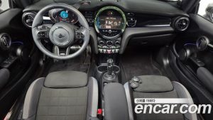 Mini Cooper JCW 2024 года из Южной Кореи