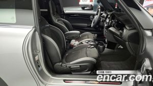 Mini Cooper JCW 2024 года из Южной Кореи