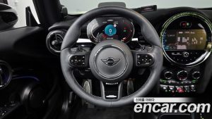 Mini Cooper JCW 2024 года из Южной Кореи
