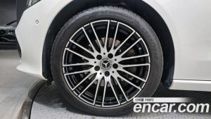 Mercedes-Benz C-Class C200 Avantgarde 2024 года из Южной Кореи