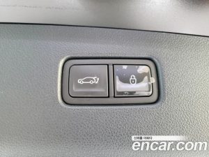 Genesis GV70 2.5T Бензин 2WD 2024 года из Южной Кореи