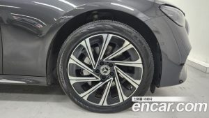 Mercedes-Benz E-Class E300 4MATIC Exclusive 2024 года из Южной Кореи