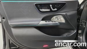 Mercedes-Benz E-Class E300 4MATIC Exclusive 2024 года из Южной Кореи