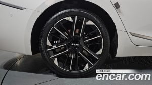 Kia K8 Signature 2025 года из Южной Кореи