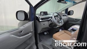 Hyundai Staria 4WD Lounge 7-Seater 2025 года из Южной Кореи
