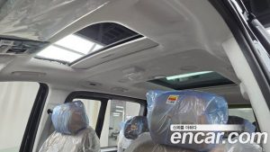 Hyundai Staria 4WD Lounge 7-Seater 2025 года из Южной Кореи