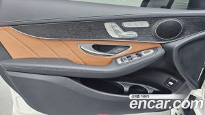 Mercedes-Benz GLC-Class GLC300 4MATIC Coupe 2023 года из Южной Кореи