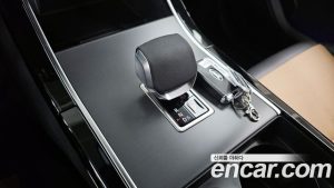 Land Rover Range Rover Velar 3.0 P400 Dynamic HSE 2025 года из Южной Кореи