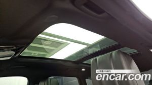 Land Rover Range Rover Velar 3.0 P400 Dynamic HSE 2025 года из Южной Кореи