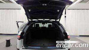Land Rover Range Rover Velar 3.0 P400 Dynamic HSE 2025 года из Южной Кореи