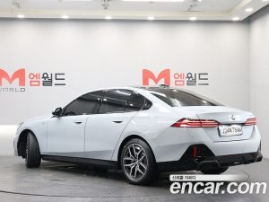 BMW 5-Series 520i M Sport 2024 года из Южной Кореи