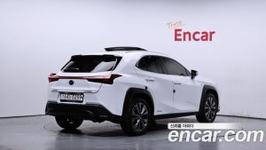 Lexus UX 2.0 F-Sport 2WD 2022 года из Южной Кореи