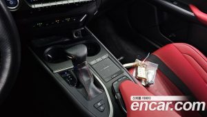 Lexus UX 2.0 F-Sport 2WD 2022 года из Южной Кореи