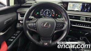 Lexus UX 2.0 F-Sport 2WD 2022 года из Южной Кореи