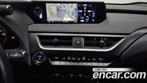 Lexus UX 2.0 F-Sport 2WD 2022 года из Южной Кореи
