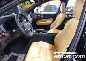 Volvo XC60 B5 ULTIMATE Bright 2024 года из Южной Кореи