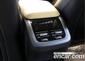Volvo XC60 B5 ULTIMATE Bright 2024 года из Южной Кореи