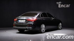 Mercedes-Benz C-Class C300 4MATIC AMG Line 2023 года из Южной Кореи