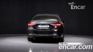 Mercedes-Benz C-Class C300 4MATIC AMG Line 2023 года из Южной Кореи