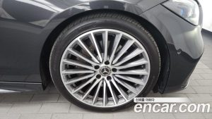 Mercedes-Benz C-Class C300 4MATIC AMG Line 2023 года из Южной Кореи