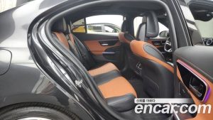 Mercedes-Benz C-Class C300 4MATIC AMG Line 2023 года из Южной Кореи