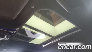 Mercedes-Benz C-Class C300 4MATIC AMG Line 2023 года из Южной Кореи
