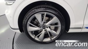 Genesis GV70 2.5T Бензин AWD 2025 года из Южной Кореи