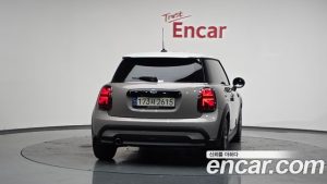 Mini Cooper CLASSIC 2024 года из Южной Кореи