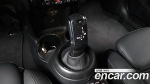 Mini Cooper CLASSIC 2024 года из Южной Кореи