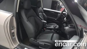 Mini Cooper CLASSIC 2024 года из Южной Кореи