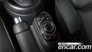 Mini Cooper CLASSIC 2024 года из Южной Кореи