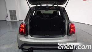 Mini Cooper CLASSIC 2024 года из Южной Кореи
