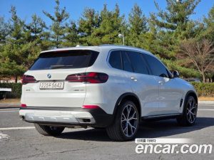 BMW X5 xDrive 40i xLine 2024 года из Южной Кореи