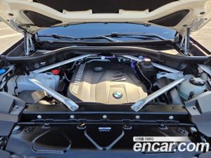 BMW X5 xDrive 40i xLine 2024 года из Южной Кореи