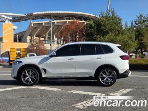 BMW X5 xDrive 40i xLine 2024 года из Южной Кореи