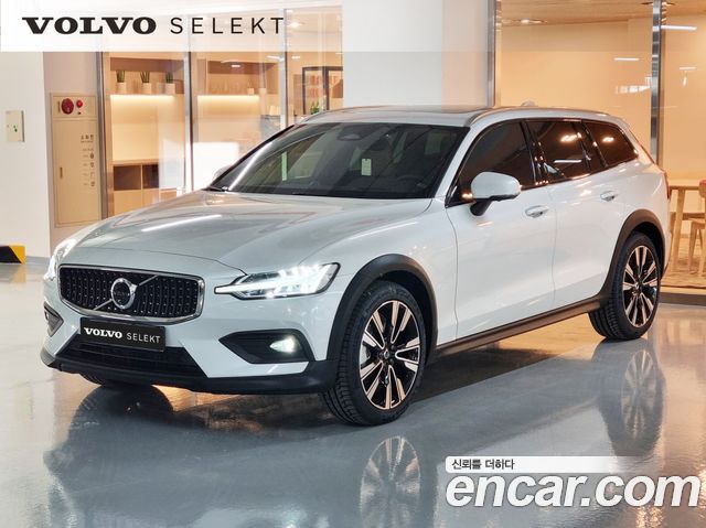 Volvo V60 B5 Ultra AWD 2025 года из Кореи