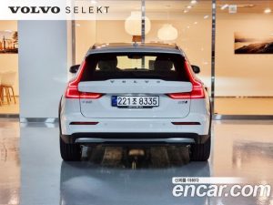 Volvo V60 B5 Ultra AWD 2025 года из Южной Кореи