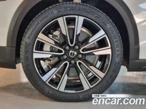 Volvo V60 B5 Ultra AWD 2025 года из Южной Кореи
