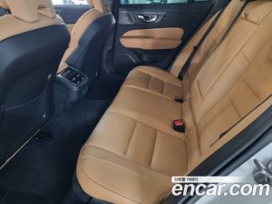 Volvo V60 B5 Ultra AWD 2025 года из Южной Кореи